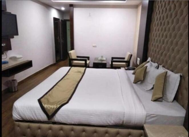 Hotel Puneet International Rāipur Exterior foto